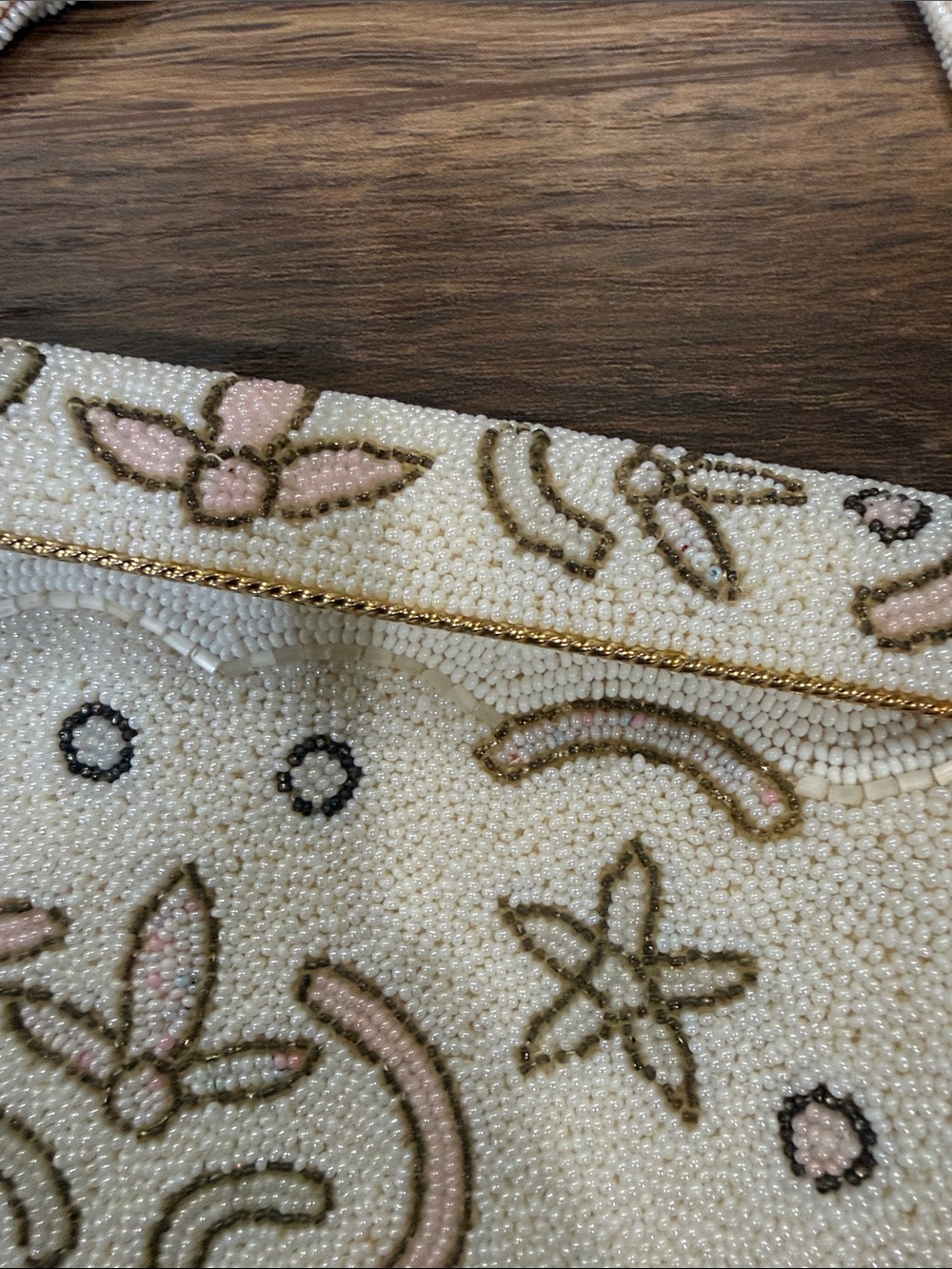 Ivory Beaded Floral Frame Clutch with Pastel Accents - Picture 4 of 11